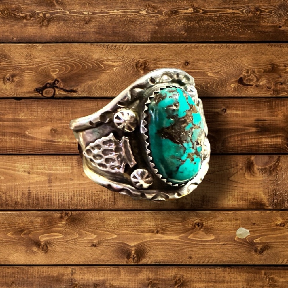 MEN’s STERLING SILVER & TURQUOISE NAVAJO RING- APPROX. SIZE 13.5
